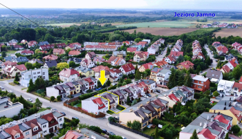 Atrakcyjny dom w zabudowie szeregowej na osiedlu Bukowym w Koszalinie