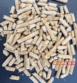 DIN wood pellets (made of spruce, oak, beech and pine)