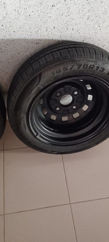 Sprzedam opony z felgami