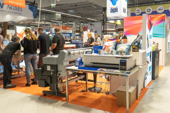 Warsztaty wykonywania nadruków na odzieży, gadżetach - dla początkujących