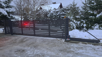 Montaż bramy ogrodzeniowej, ogrodzenia lub automatu