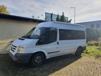Wynajem busa 9osobowego marki Ford Transit 2009r. 