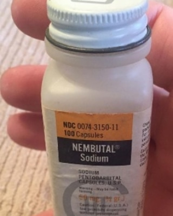 sprzedaż pentobarbitalu sodu w różnych postaciach (płyn, proszek i pigułki)